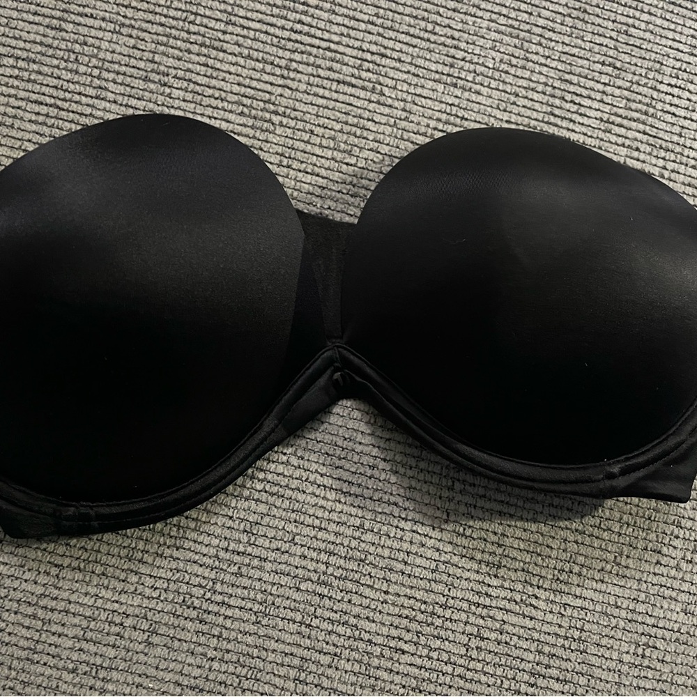 Victoria’s Secret Strapless Bra